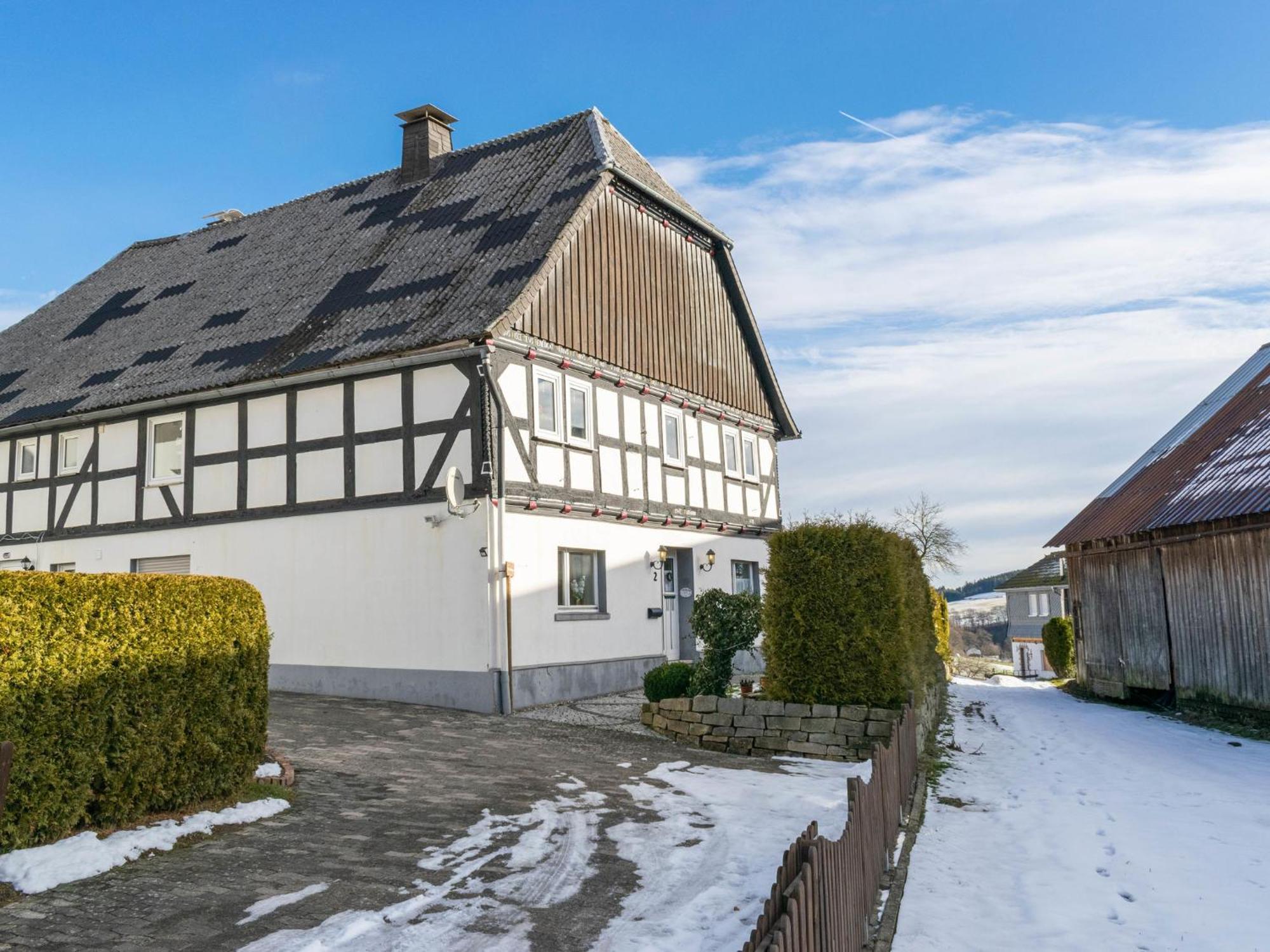 Flat Near The Ski Area In Medebach Apartment Exterior photo